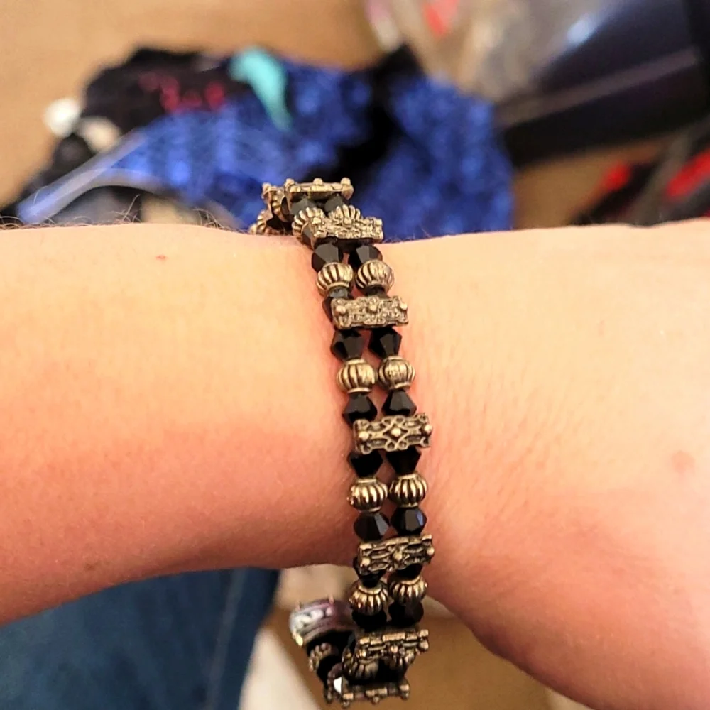Bracelet - Picture 1 of 3